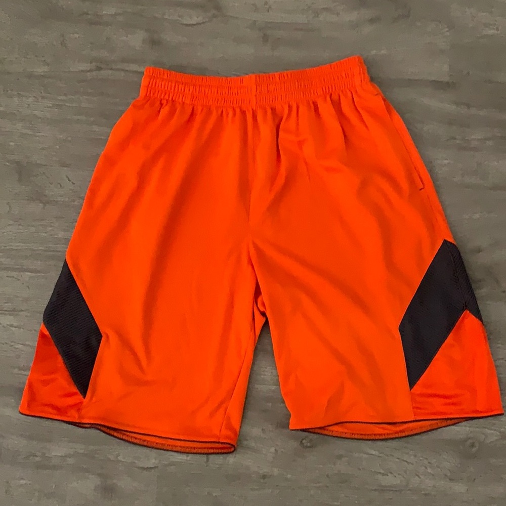 Under Armour Basketball Shorts. Large